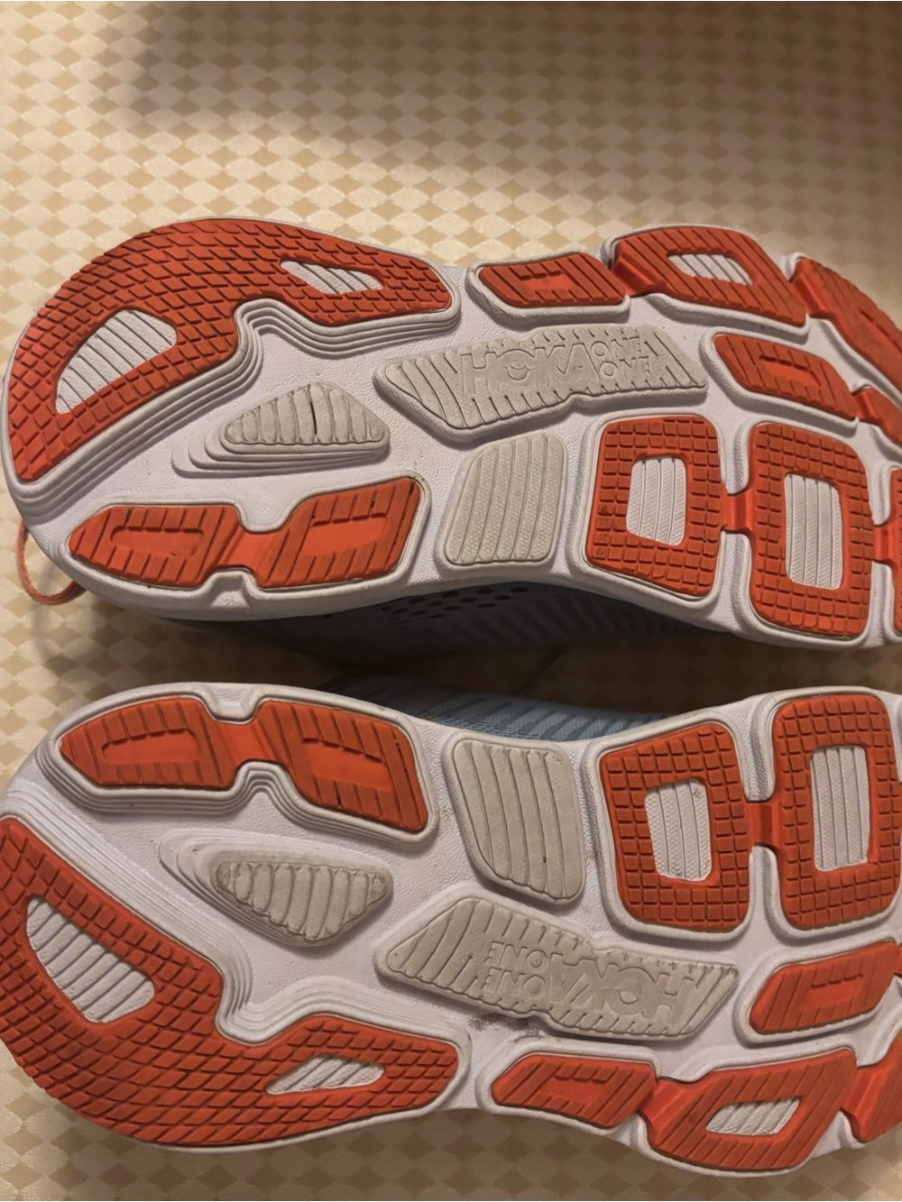 Light blue women’s Roku athletic shoes. Cushioned interior. Coral trim. - Picture 5 of 7